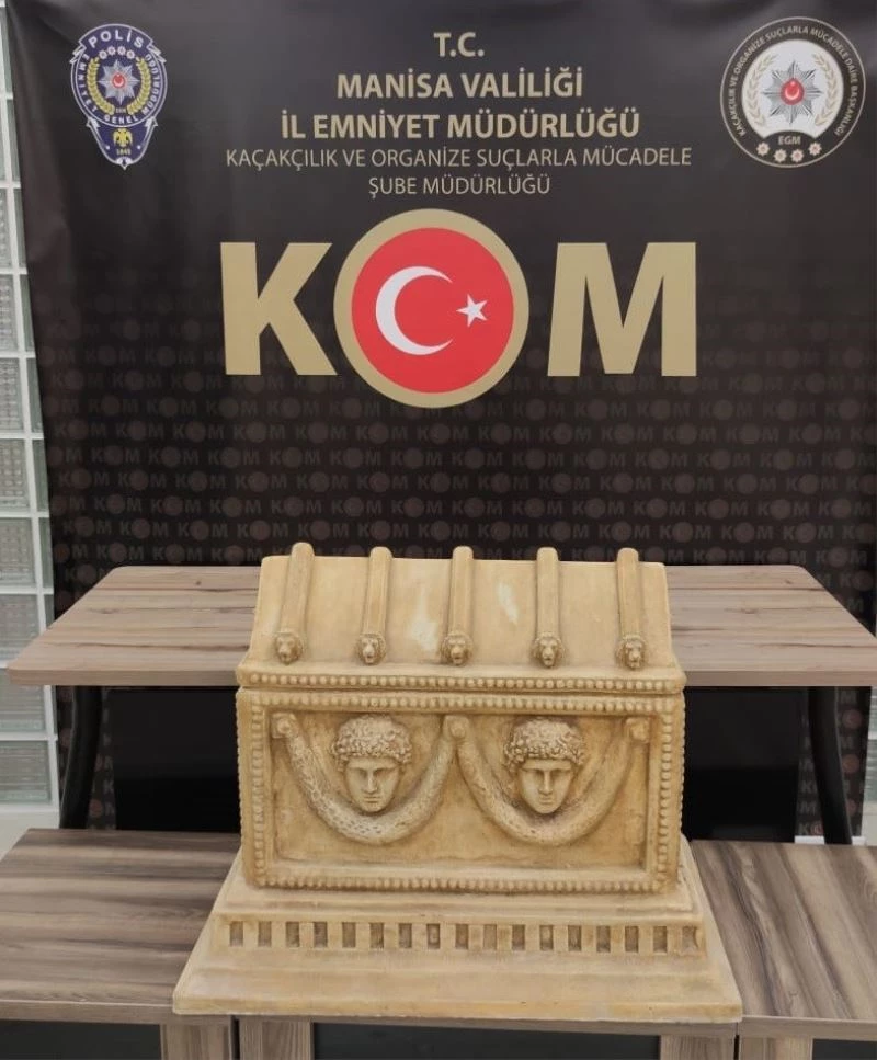 Manisa’da Roma dönemine ait lahit ele geçirildi
