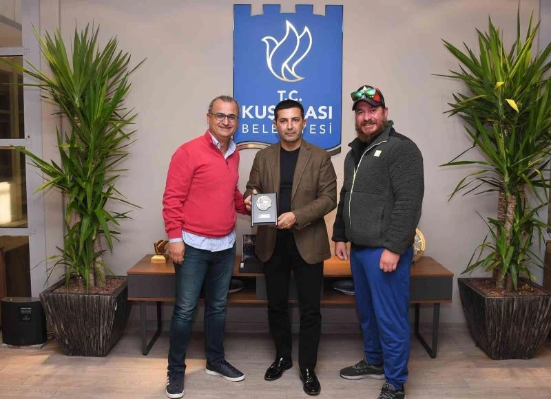 Dünya şampiyonu sualtı fotoğrafçısı, Başkan Ömer Günel’le buluştu
