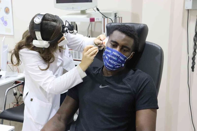 Türk Telekom’un yeni transferi Charles sağlık kontrollerinden geçti
