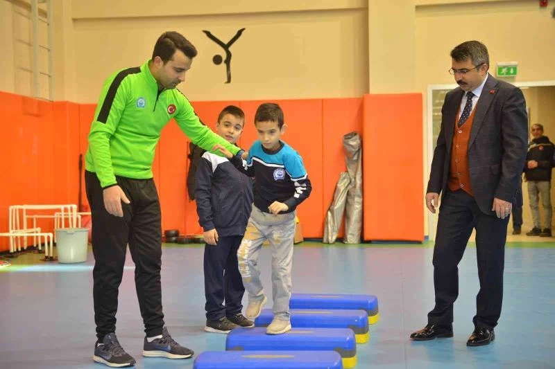 Engelleri değil yetenekleri göz kamaştırıyor
