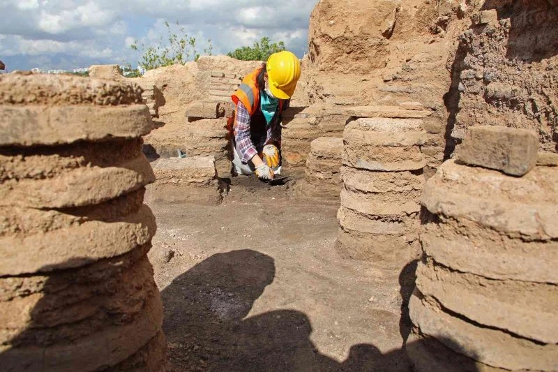 Antik hamamdaki kalorifer sistemi gün yüzüne çıktı
