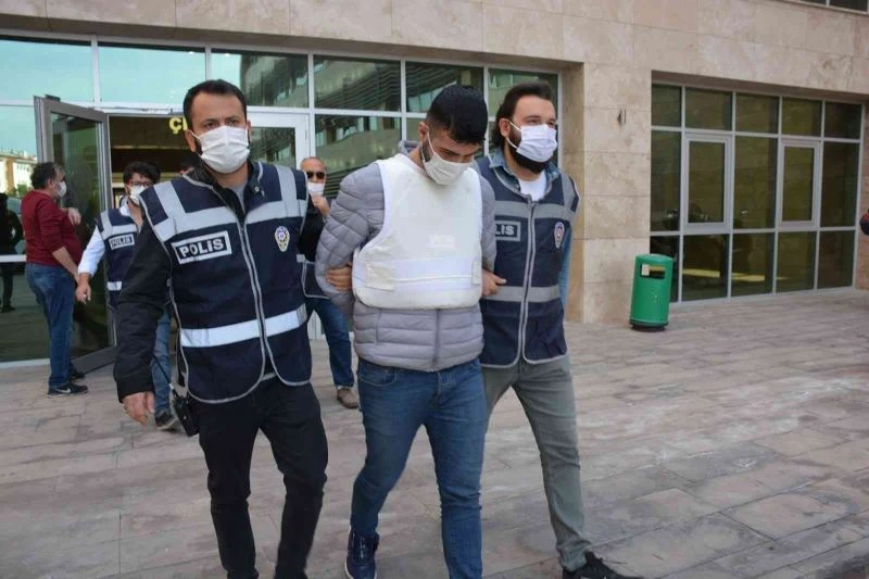 Antalya’da bir kuyumcu çalışanını öldürüp, 2 kuyumcudan yaklaşık 4 kilo altın çalan şahıs tutuklandı
