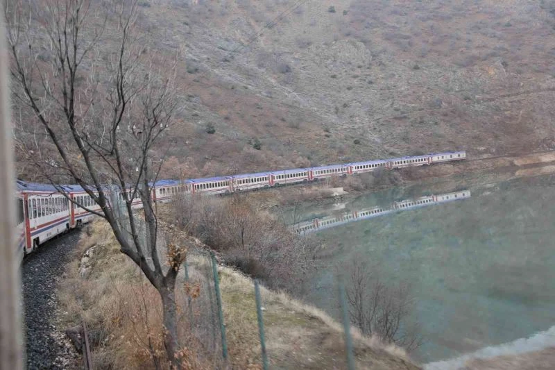 Ulaştırma Bakanı Karaismailoğlu’ndan seyahat severlere iyi haber
