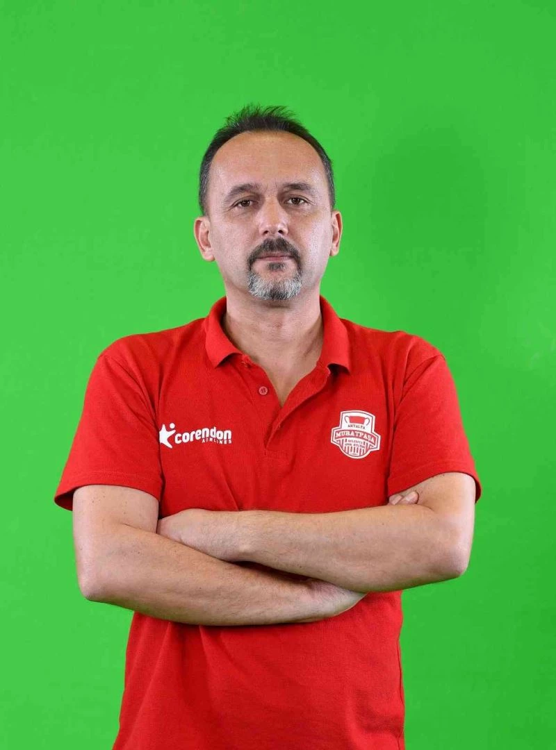 Muratpaşa’nın Sultanları’nın yeni başantrenörü Ali Kamberoğlu oldu

