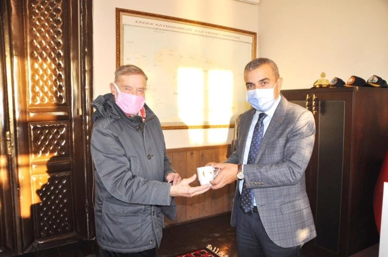 Sanatçı Ahmet Mekin’den Kaymakam Atasoy’a ziyaret
