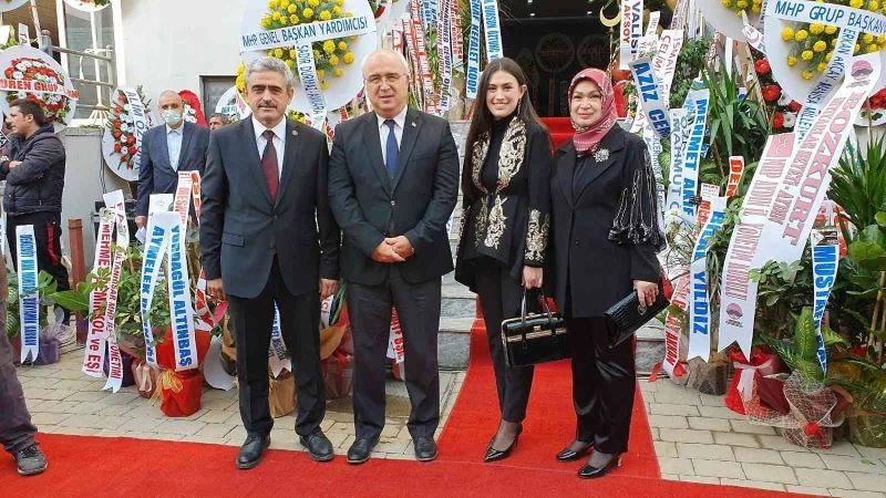 Avukatlık bürosu açılışında, siyaset ve iş dünyasından bir çok kesim bir araya geldi

