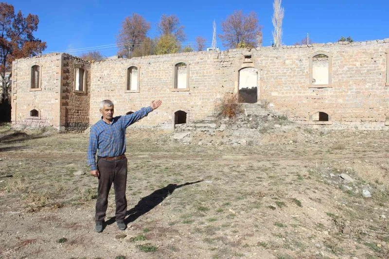 Atatürk’ün talimatıyla yapılan okul restore bekliyor
