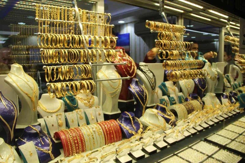 Kuyumculardan “Altına yatırım yapan zarar etmez” tavsiyesi
