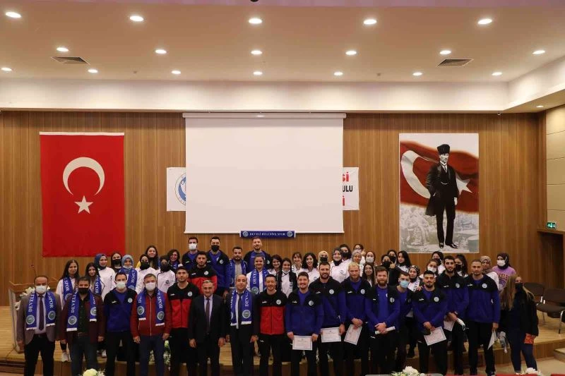 Develi Belediyespor Seyrani Kampüsü’nde öğrencilerle bir araya geldi
