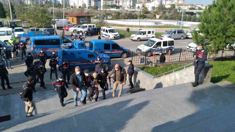 Baba-oğulun katil zanlısı adliyede
