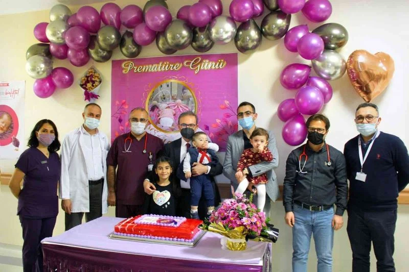 Anne karnında geçirmeleri gereken dönemi orada geçiriyorlar
