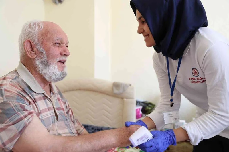 Denizlililer 4 yıldır sağlık hizmetlerinden evlerinde yararlanıyor
