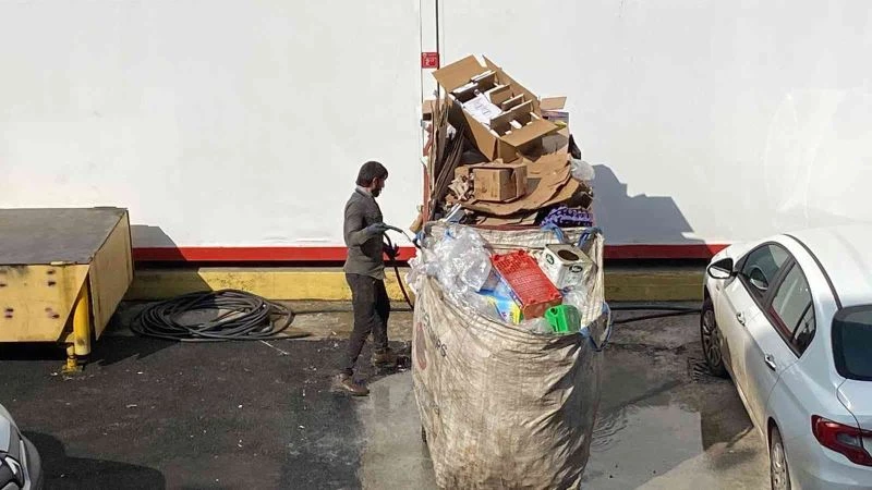 Tartıda ağır basması için hileden kaçmadı
