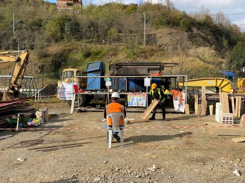 Belediye işçilerine iş sağlığı ve güvenliği öğretiliyor
