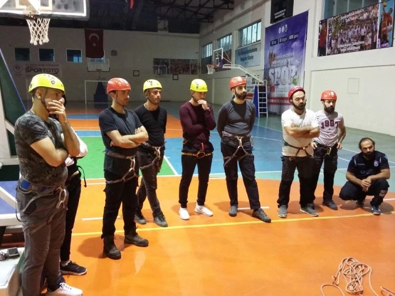 Yeni dağcılar eğitimlere başladı
