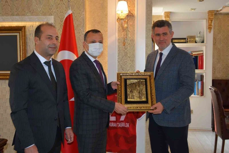 TBB Başkanı Feyzioğlu’ndan rakibi Sağkan’a cevap: “4-5 Aralık genel kurulundan sonra başkanı olmaya devam edeceğim”
