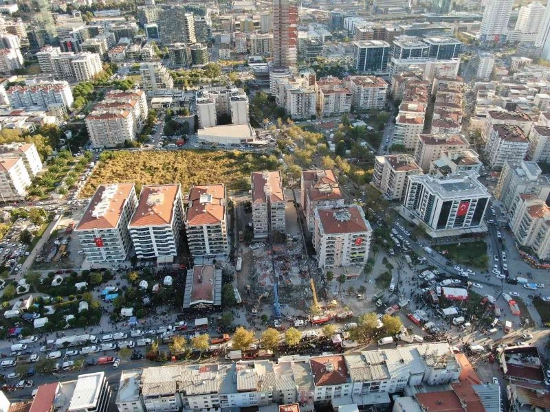 36 kişiye mezar olan Rıza Bey Apartmanı davasında yumruklaşma
