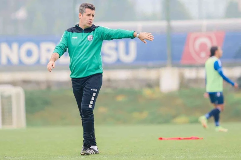 Altınordu Teknik Direktörü Hüseyin Eroğlu: “Galibiyetle ayrılan taraf olmak istiyoruz”
