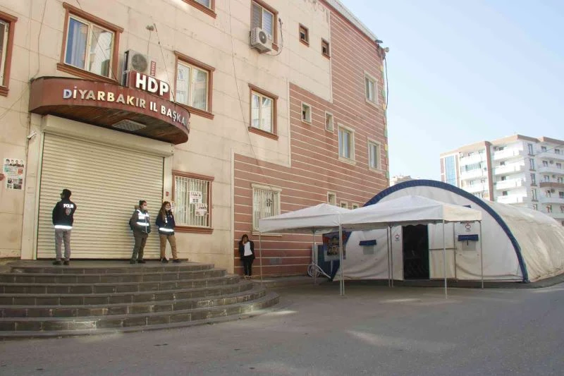 HDP ve PKK mağduru ailelerin evlat nöbeti 809’uncu gününde
