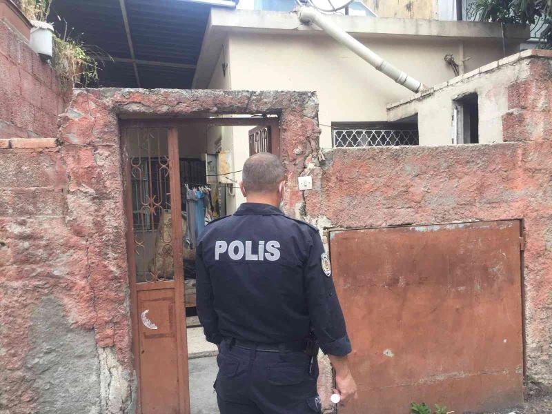 Kokusu sokağa taşınca öldüğü ortaya çıktı
