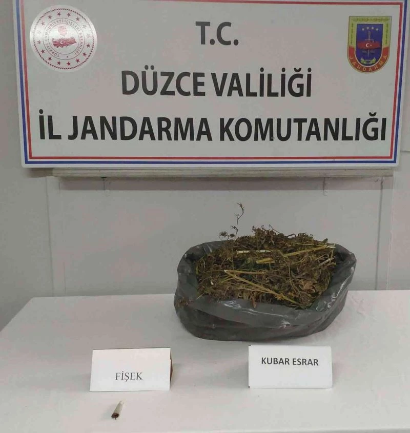 Uyuşturucuyu su kanalına saklamış
