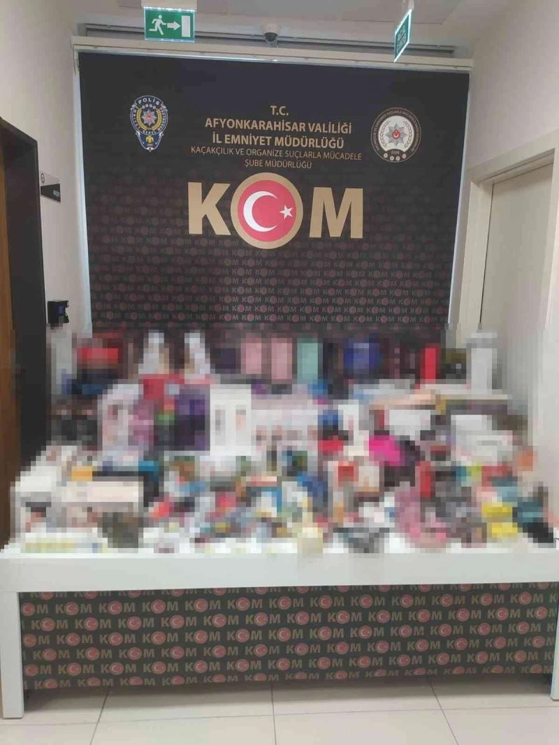 Polisten gümrük kaçağı ürün satan sex shop dükkanına baskın

