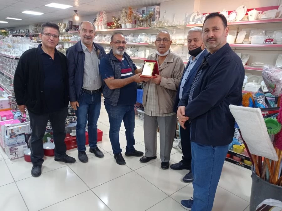 Dörtyol Esnaf ve Sanatkarlar Odası Kıdemli Esnaflarına Plaket Verdi