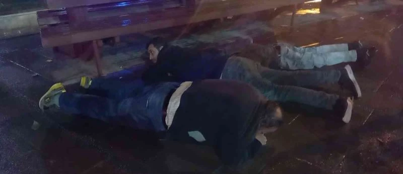 Tacize uğrayan kadını kurtarmak isterken az daha canından oluyordu
