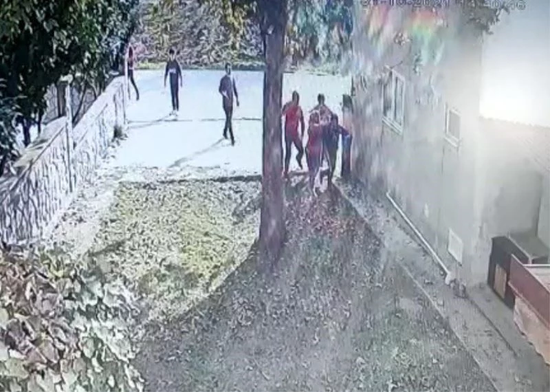 Çocukların kavgası, anne ve oğulun tekme tokat darp edilmesine sebep oldu
