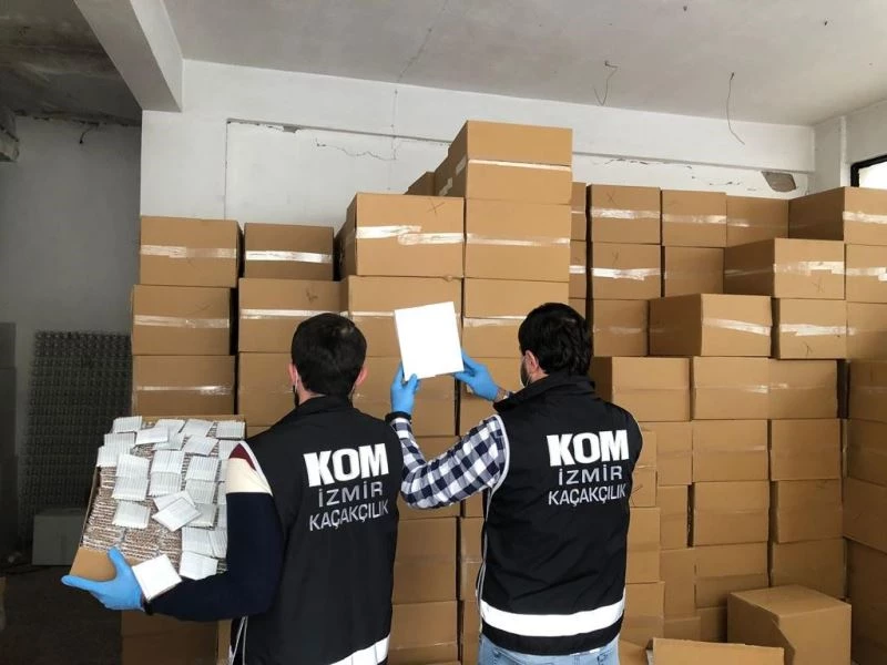 İzmir’de kaçakçılık baskınları: 1 tır ve 5 kamyon kaçak ürün ele geçirildi
