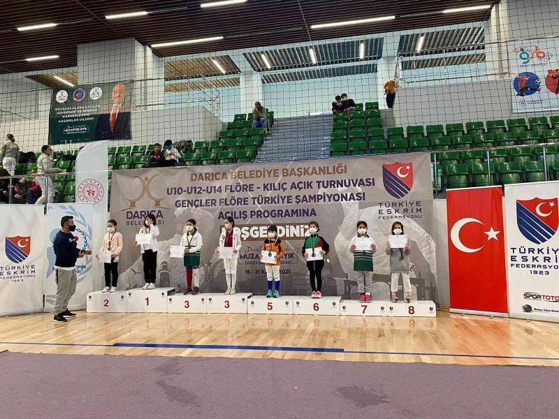 Manisa BBSK’lı eskrimcilerden 2 bronz madalya

