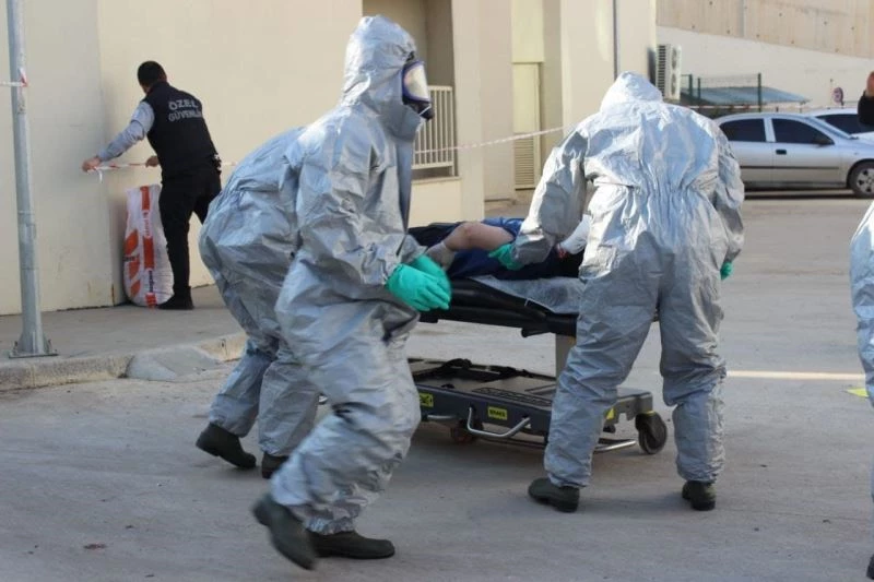 Sağlıkçıların tatbikatı gerçeğini aratmadı
