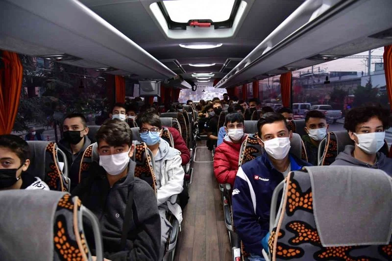 Mamaklı 40 öğrenci kamp için Kastamonu’ya uğurlandı
