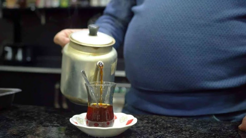 Rize’nin sıcak çayı hem el hem cep yakıyor
