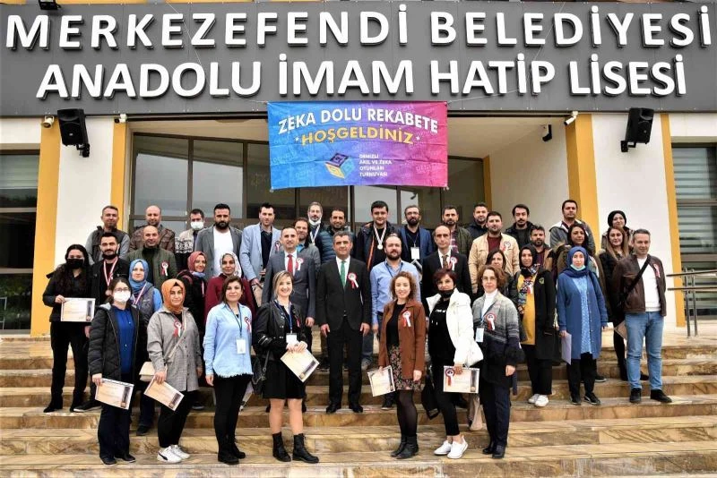 Aklınla 1000 Yaşa Öğretmenim turnuvasının şampiyonları ödüllerini aldı
