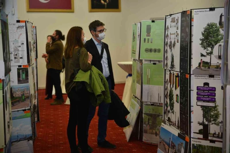 Bursa kent mobilyalarıyla güzelleşiyor
