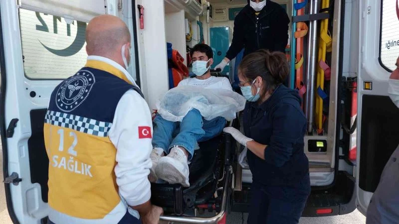 Saati sorup bıçaklayıp kaçtılar
