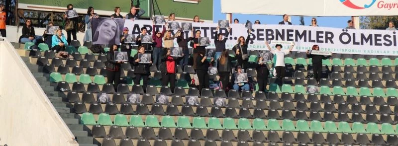 Denizlispor maçında kadın cinayetine tepki için pankart açıldı
