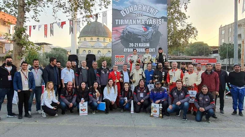 Pilotların Buharkent’teki zorlu mücadelesi nefes kesti
