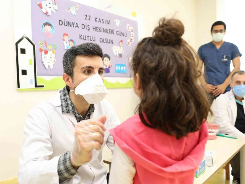 ALKÜ Anaokulu öğrencileri ağız ve diş taramasından geçti
