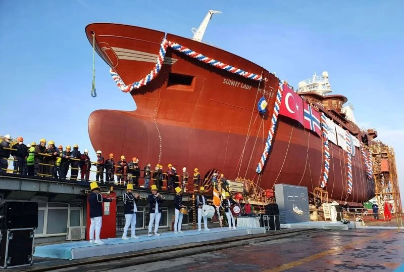 Sunny Lady denize indi
