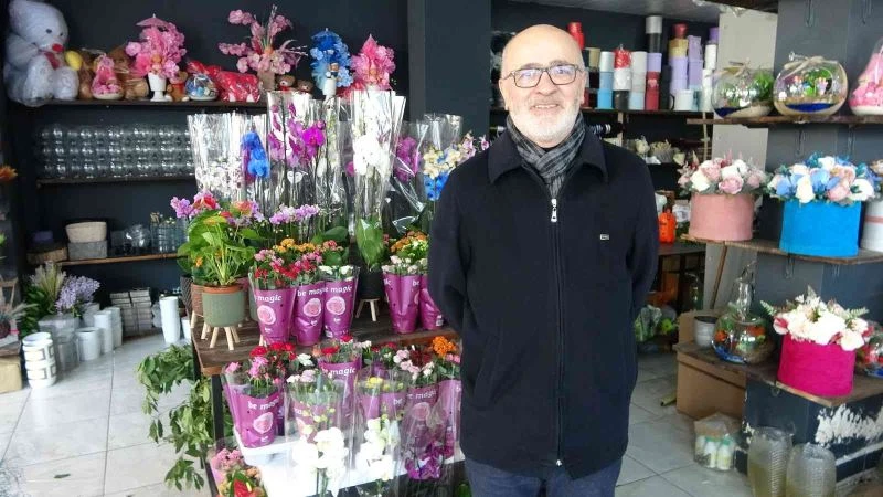 Çiçekçilerde Öğretmenler Günü mesaisi
