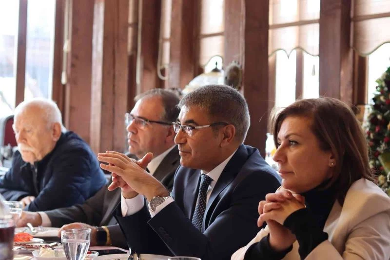 Vali Gürel safran üreticileri ile bir araya geldi
