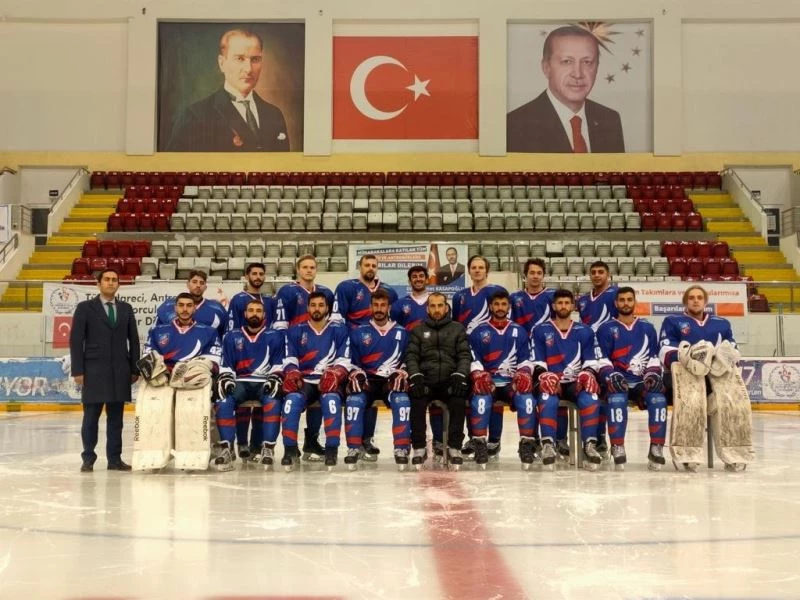 Buz hokeyinde dadaş rüzgarı
