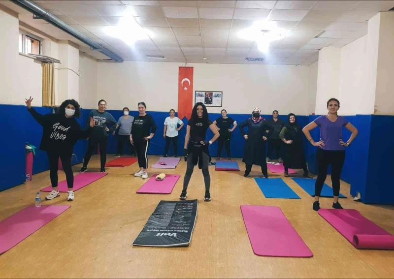 Yakakentli kadınlar fitness ile zayıflıyor

