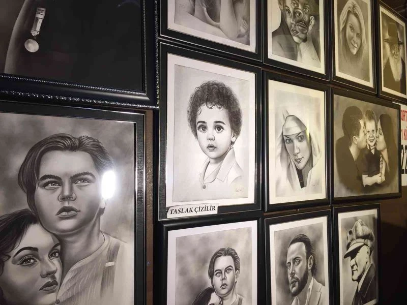 Eğitim almadan çizdiği resimlerle yeteneğini sergiliyor
