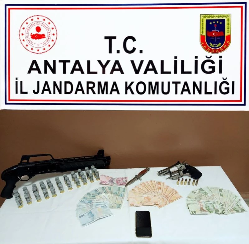 Hipodrom inşaatından 60 bin TL’lik bakır kablo çalan 4 şüpheliden 3’ü yakalandı
