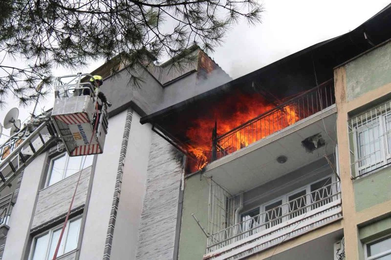 Yer ocağı, çatıyı tutuşturdu
