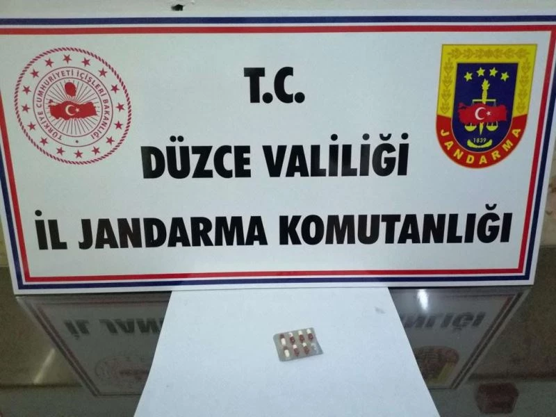 Uyuşturucu haplar yol kontrolünde yakalandı
