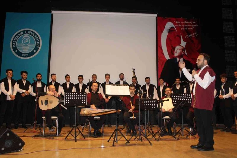 Balıkesir İlahiyat Fakültesi Türk Tasavvuf Müziği Topluluğu ilk konserini verdi
